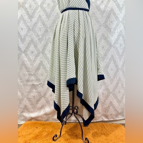 Banana Republic Print Strappy Handkerchief-Hem Dress size 6 - Picture 4 of 11